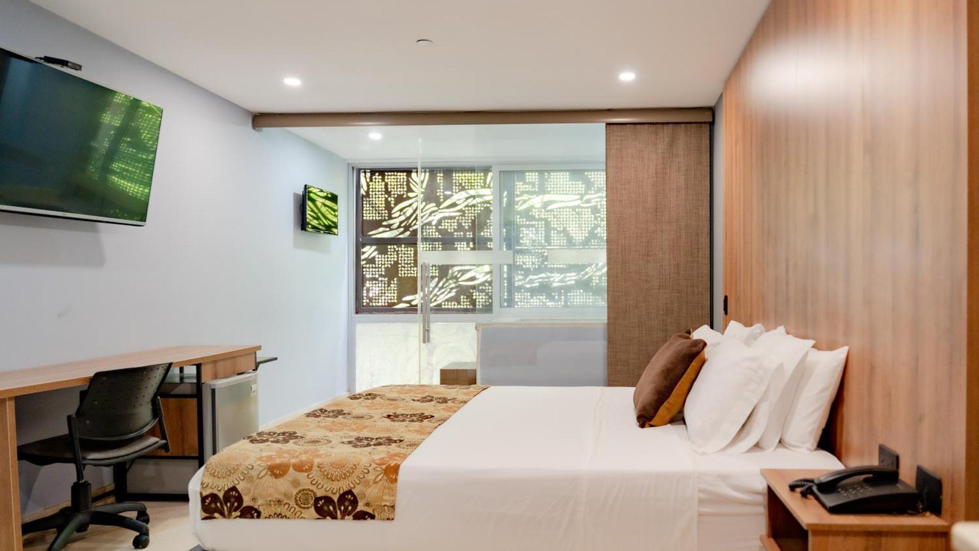 Hotel Madeiro Medellin Exterior photo