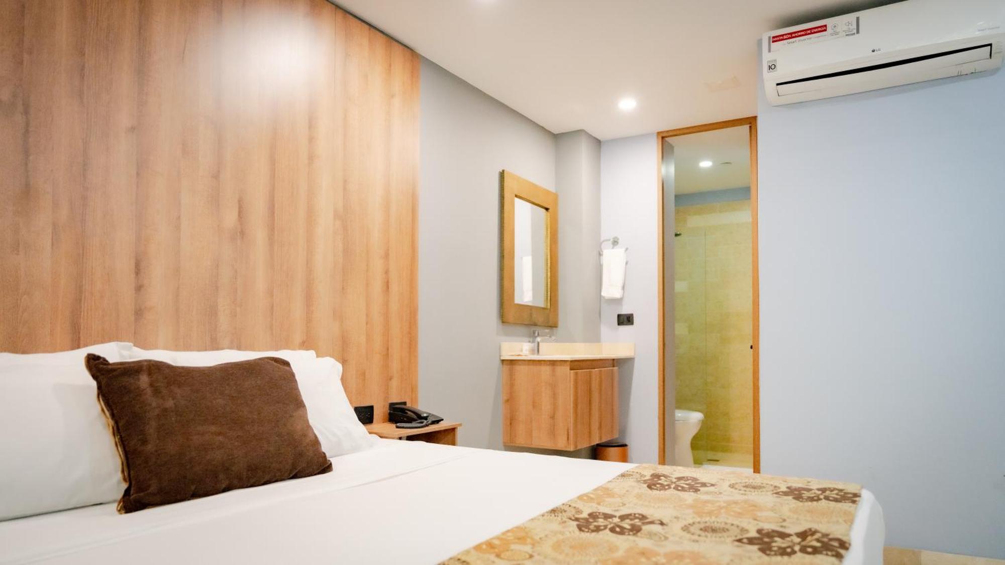 Hotel Madeiro Medellin Exterior photo