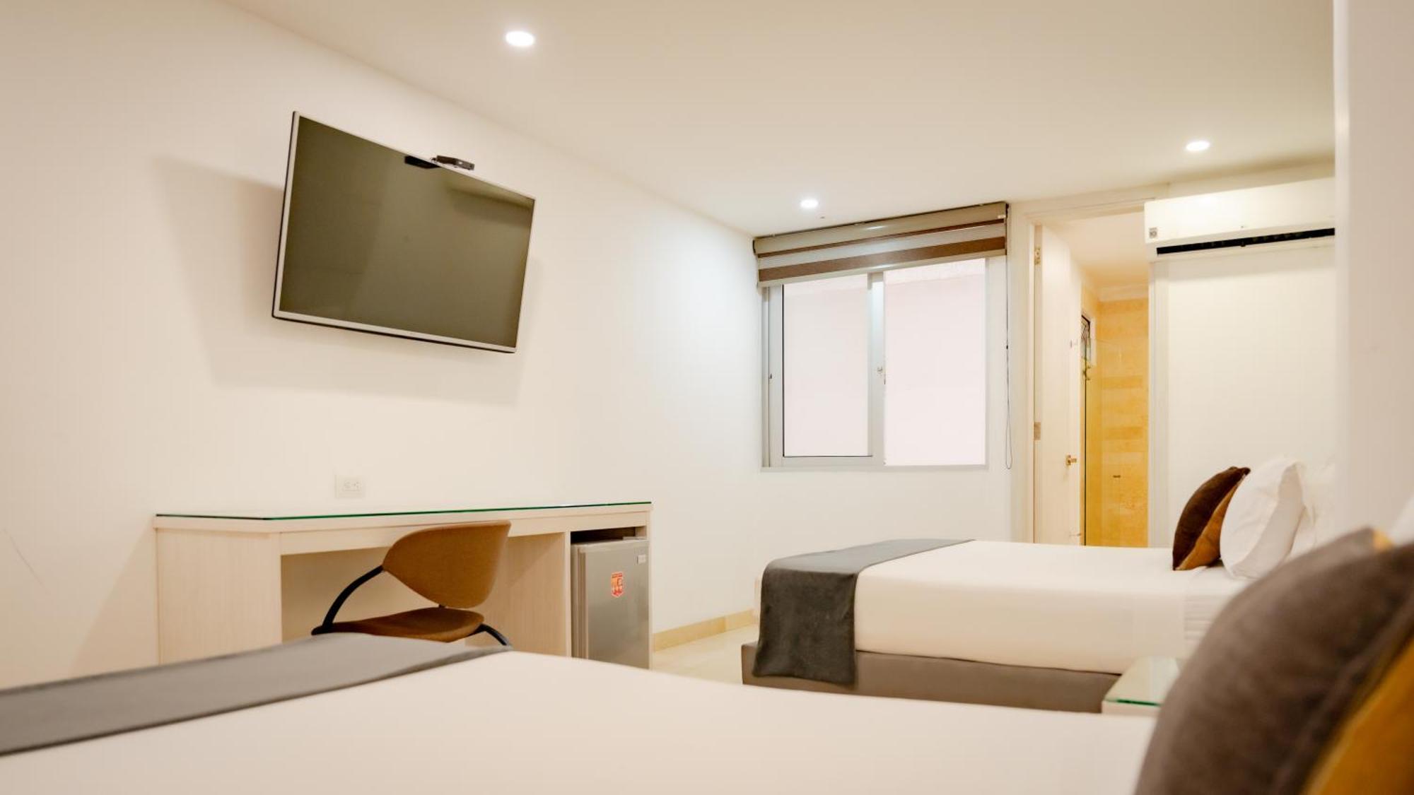 Hotel Madeiro Medellin Exterior photo