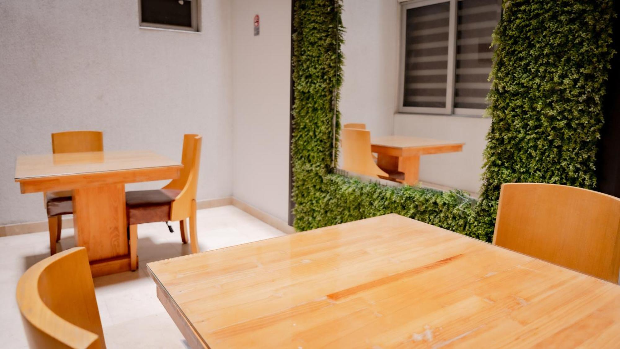 Hotel Madeiro Medellin Exterior photo