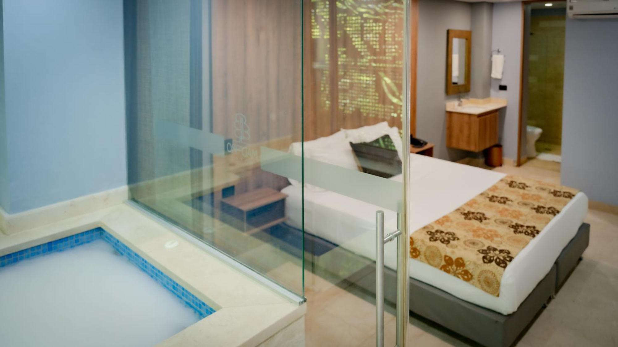 Hotel Madeiro Medellin Exterior photo