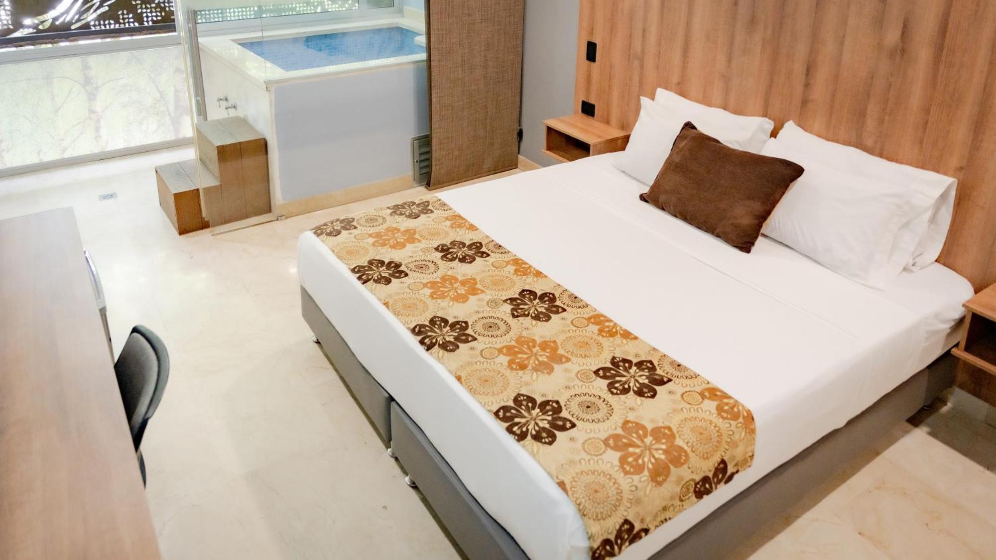 Hotel Madeiro Medellin Exterior photo