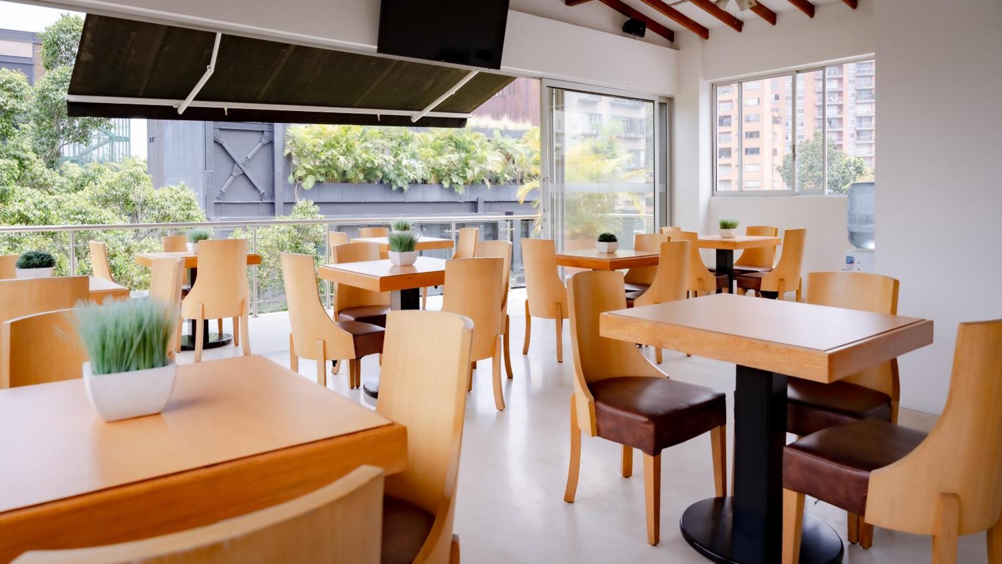 Hotel Madeiro Medellin Exterior photo